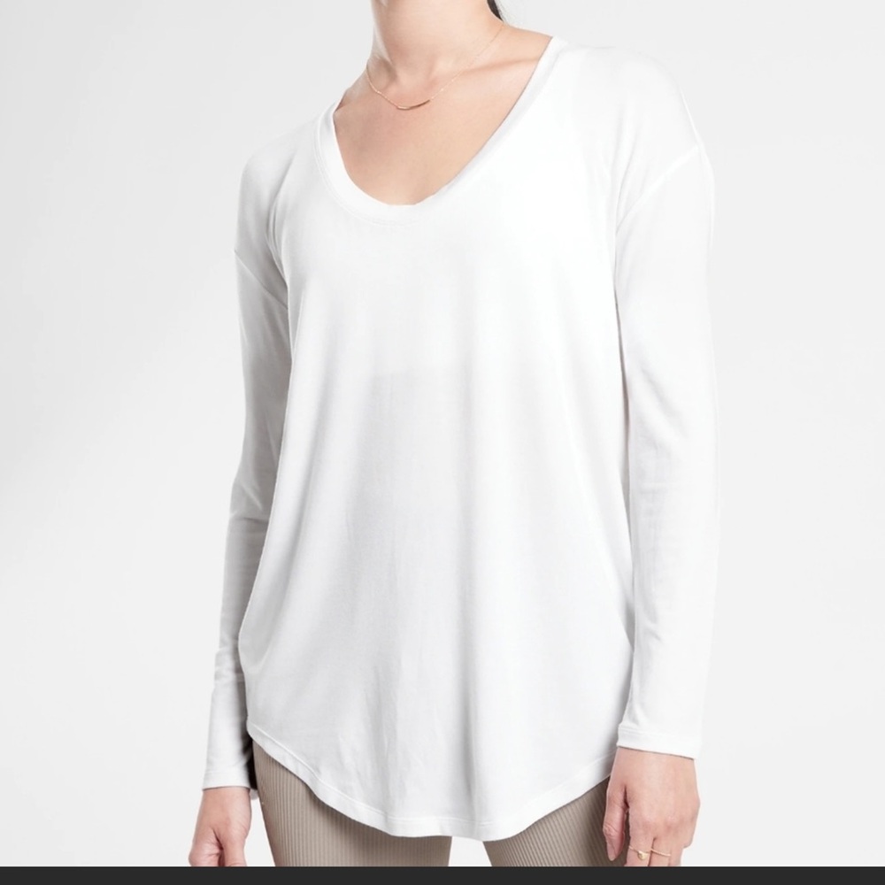 ATHLETA White Long Sleeve Top CLOUDLIGHT STRATUS TOP size L